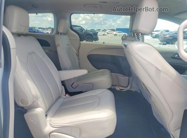 2C4RC1EG3LR197671 2019 CHRYSLER PACIFICA White უკანა სალონის ხედი