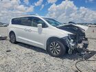 2019 Chrysler Pacifica Touring L Plus White vin: 2C4RC1EG3LR197671