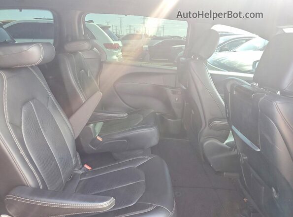 2C4RC1EG4JR263321 2018 CHRYSLER PACIFICA Серебряный Вид задней части салона