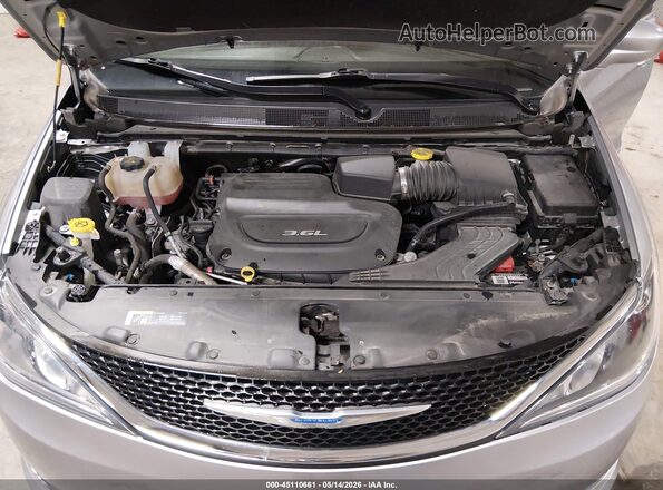 2C4RC1EG5JR318326 2018 CHRYSLER PACIFICA Silver Vista trasera