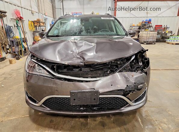 2C4RC1EG7HR770532 2017 CHRYSLER PACIFICA Gray Widok z przodu