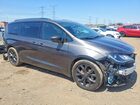2020 Chrysler Pacifica Touring L Plus Gray vin: 2C4RC1EG7LR241882