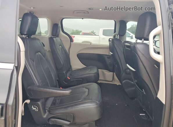 2C4RC1EG8HR771852 2017 CHRYSLER PACIFICA Black Widok wnętrza z tyłu