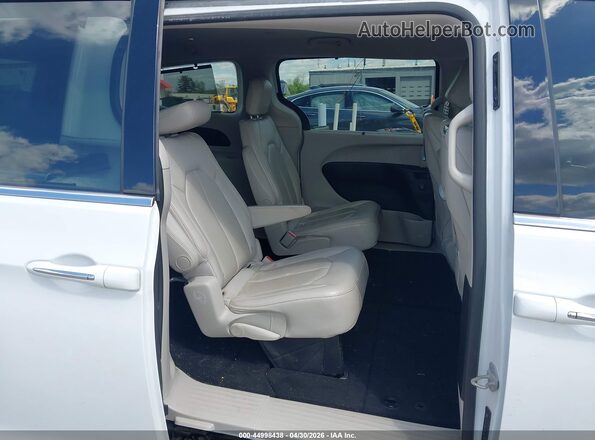 2C4RC1EGXKR577007 2019 CHRYSLER PACIFICA White Widok naklejki z numerem VIN