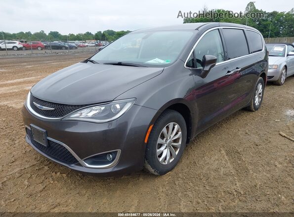 2C4RC1FG1JR133057 2018 CHRYSLER PACIFICA Gray Przód lewy