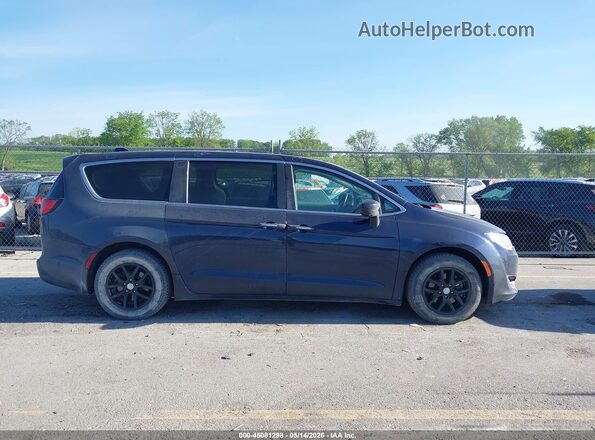 2C4RC1FG1LR124264 2020 CHRYSLER PACIFICA Dark Blue Widok wnętrza z tyłu
