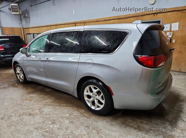 2C4RC1FG2JR125906 2018 CHRYSLER PACIFICA Silver Tył lewy