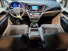 2018 Chrysler Pacifica Touring Plus Silver vin: 2C4RC1FG2JR125906