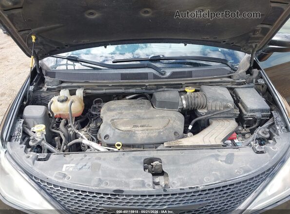 2C4RC1FG2KR593457 2019 CHRYSLER PACIFICA Black Widok z tyłu