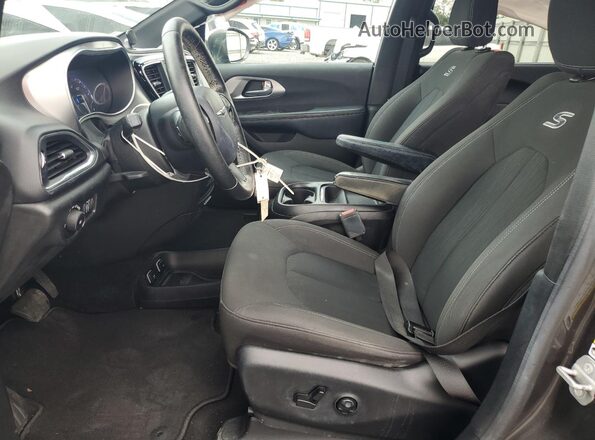 2C4RC1FG2KR609639 2019 CHRYSLER PACIFICA Gray Вид салону спереду