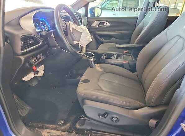 2C4RC1FG2KR708798 2019 CHRYSLER PACIFICA Blue Widok wnętrza z przodu