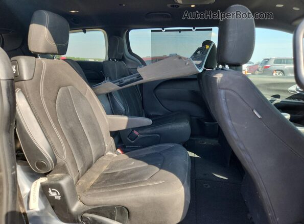 2C4RC1FG3LR261898 2020 CHRYSLER PACIFICA Gray Vista interior trasera