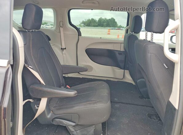 2C4RC1FG4JR123428 2018 CHRYSLER PACIFICA Черный Вид задней части салона