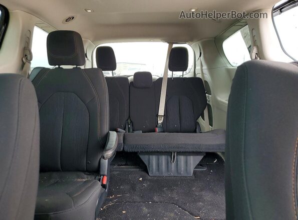 2C4RC1FG4JR123428 2018 CHRYSLER PACIFICA Черный Вид задних сидений