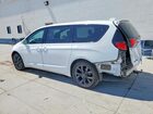 2020 Chrysler Pacifica Touring White vin: 2C4RC1FG8LR116680