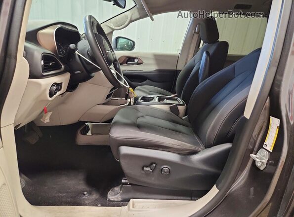 2C4RC1FGXJR278890 2018 CHRYSLER PACIFICA Gray Widok wnętrza z przodu