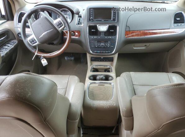 2C4RC1GG0GR213327 2016 CHRYSLER TOWN Red Widok deski rozdzielczej