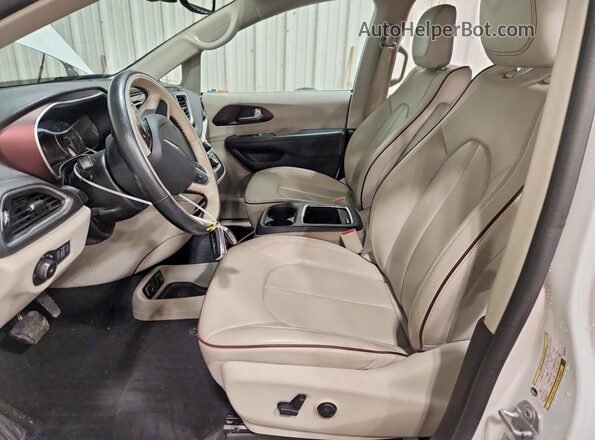 2C4RC1GG0HR734730 2017 CHRYSLER PACIFICA Белый Вид салона спереди