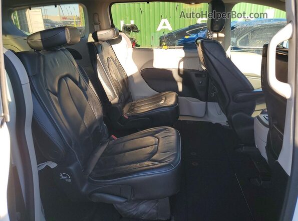 2C4RC1GG0JR251762 2018 CHRYSLER PACIFICA Белый Вид задней части салона