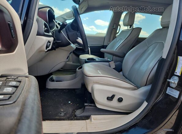 2C4RC1GG2HR633298 2017 CHRYSLER PACIFICA Black Вид салону спереду