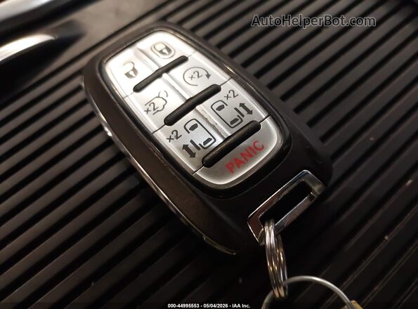 2C4RC1GG2JR338336 2018 CHRYSLER PACIFICA Серый Вид панели приборов
