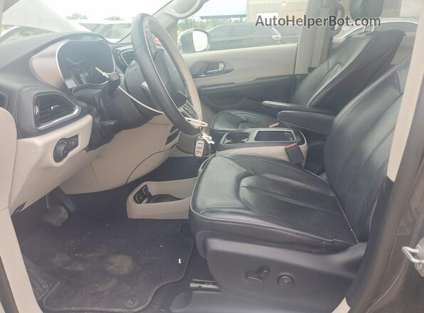 2C4RC1GG4JR358040 2018 CHRYSLER PACIFICA Gray Вид салону спереду