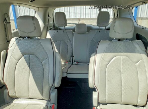 2C4RC1GG4LR144104 2020 CHRYSLER PACIFICA Black Vista de los asientos traseros