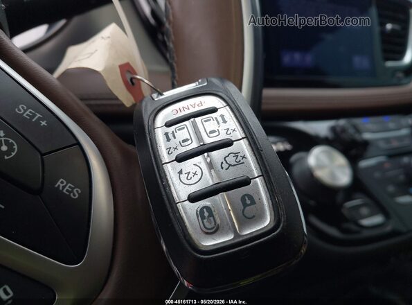 2C4RC1GG5HR513575 2017 CHRYSLER PACIFICA Черный Вид панели приборов