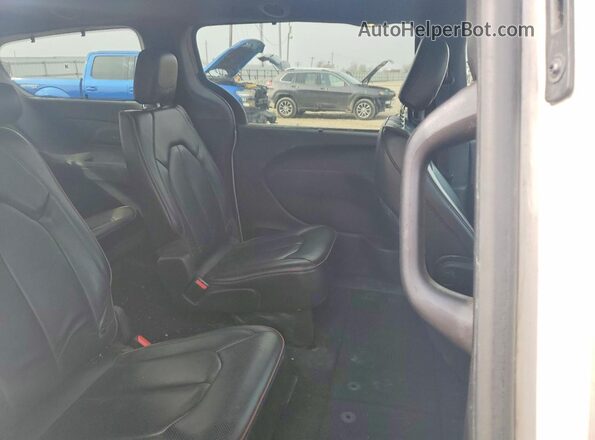 2C4RC1GG9LR126097 2020 CHRYSLER PACIFICA White უკანა სალონის ხედი
