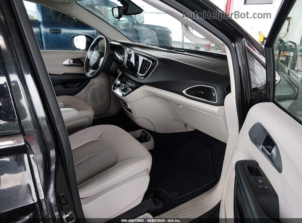 2C4RC1H79JR253265 2018 CHRYSLER PACIFICA Черный Вид салона спереди