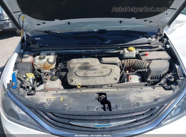2C4RC1L73JR105989 2018 CHRYSLER PACIFICA White Widok z tyłu
