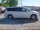 2018 Chrysler Pacifica Hybrid Touring L White vin: 2C4RC1L73JR105989