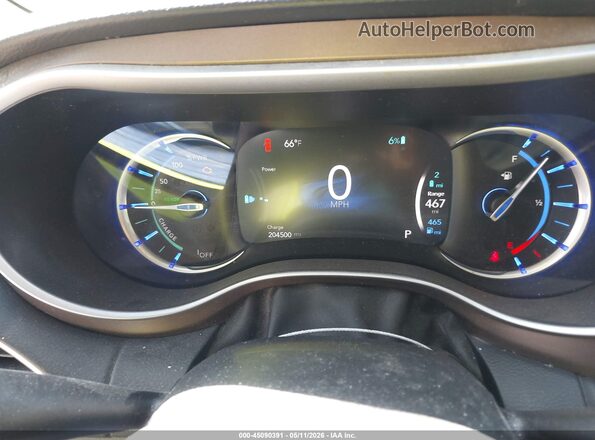 2C4RC1L73JR105989 2018 CHRYSLER PACIFICA White Widok tylnych siedzeń