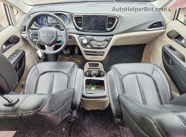 2C4RC1L74PR626499 2023 CHRYSLER PACIFICA Белый Вид панели приборов