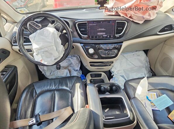 2C4RC1L7XNR121189 2022 CHRYSLER PACIFICA Серый Вид панели приборов
