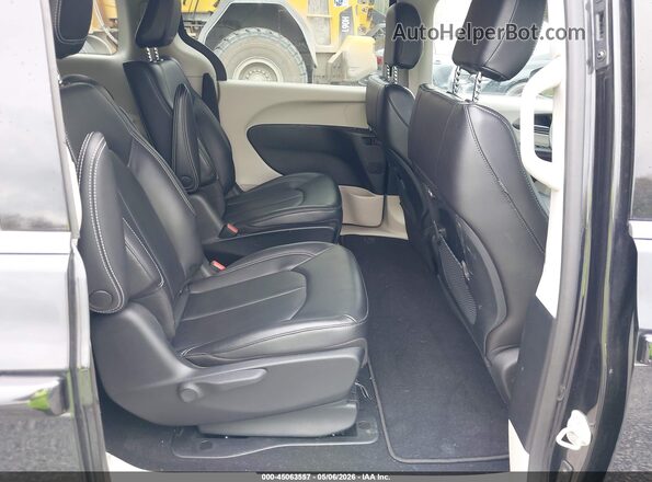 2C4RC1L7XPR592455 2023 CHRYSLER PACIFICA Black VIN კოდის სტიკერის ხედი
