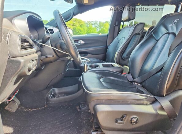 2C4RC1N76LR267485 2020 CHRYSLER PACIFICA Черный Вид салона спереди