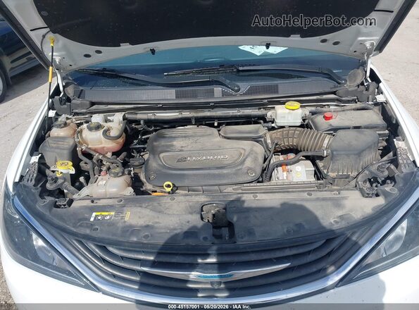 2C4RC1N79HR739945 2017 CHRYSLER PACIFICA Белый Вид сзади