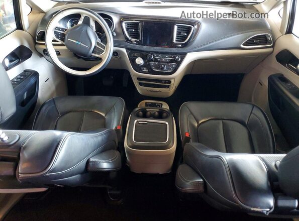 2C4RC1N79JR230136 2018 CHRYSLER PACIFICA Blue Vista del salpicadero