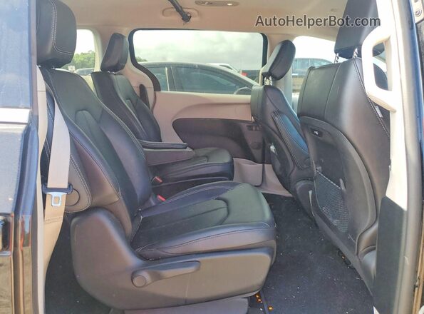 2C4RC1S70RR174264 2024 CHRYSLER PACIFICA Black Widok wnętrza z tyłu