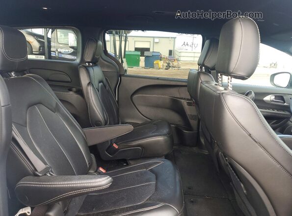 2C4RC3BG2PR589451 2023 CHRYSLER PACIFICA Серебряный Вид задней части салона