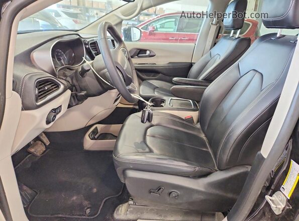 2C4RC3BG4RR161352 2024 CHRYSLER PACIFICA Черный Вид салона спереди