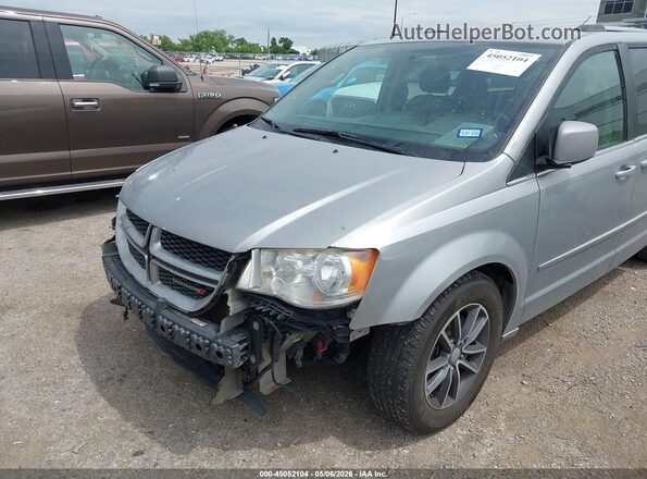 2C4RDGCG3HR624972 2017 DODGE GRAND CARAVAN Серебряный Вид спереди