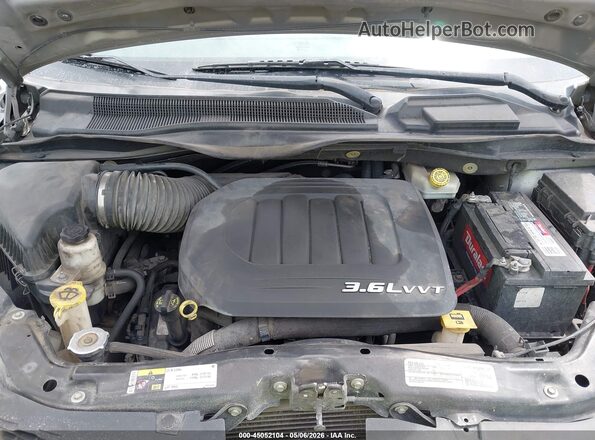 2C4RDGCG3HR624972 2017 DODGE GRAND CARAVAN Серебряный Вид сзади