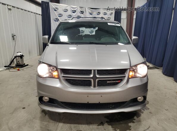 2C4RDGEG2JR344544 2018 DODGE GRAND Серебряный Вид спереди