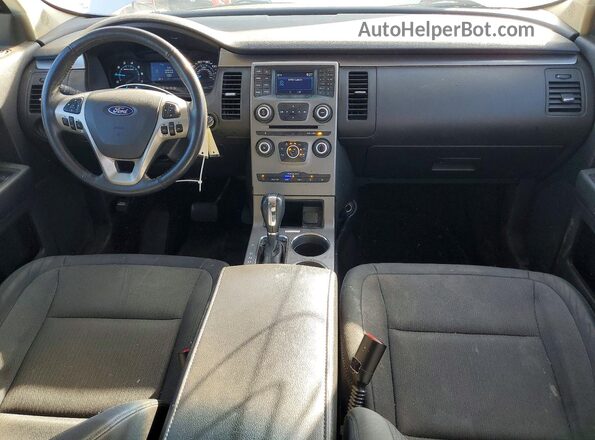 2FMGK5B85JBA10401 2018 FORD FLEX Silver Widok deski rozdzielczej