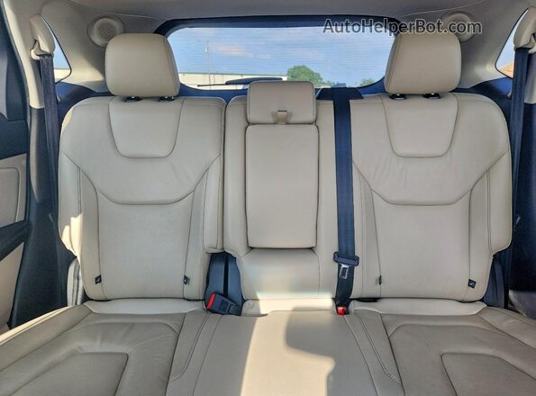 2FMPK3K88HBB03802 2017 FORD EDGE Burgundy Widok tylnych siedzeń