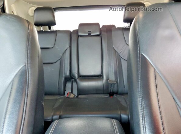 2FMPK3K98JBB41240 2018 FORD EDGE Silver Widok tylnych siedzeń