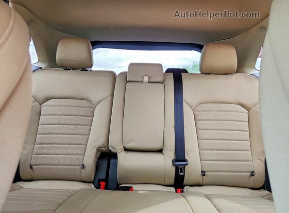 2FMPK4G92JBC56365 2018 FORD EDGE Gray Widok tylnych siedzeń