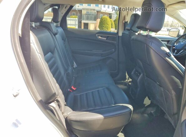 2FMPK4J97RBA82460 2024 FORD EDGE White Vista interior trasera